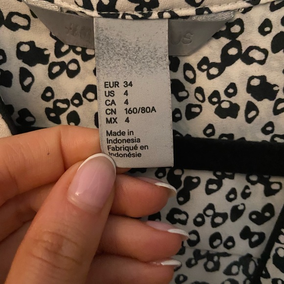 H&M blouse - Picture 2 of 2